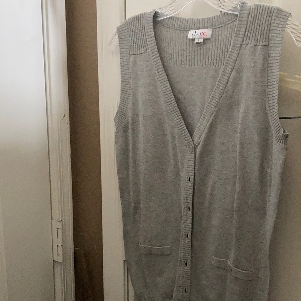 FINAL MARKDOWN Denim and company knit vest small